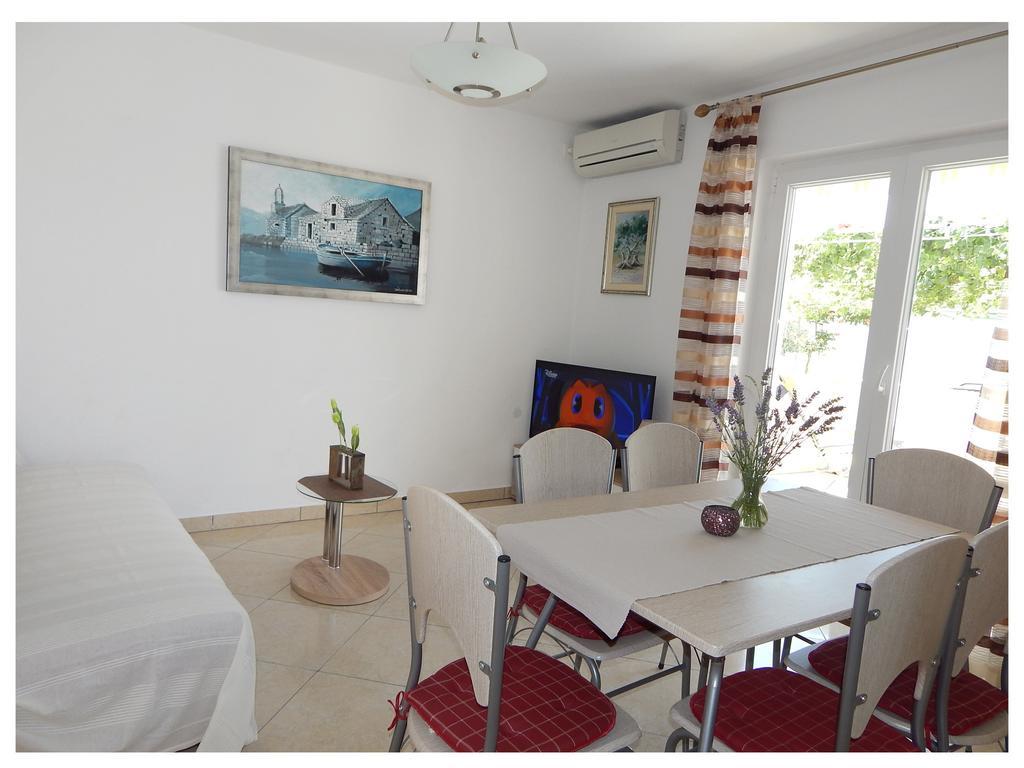 Apartments Nedjeljka Razanj Room photo